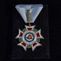 Medalha de Reconhecimento Maçônico. Medalha conferida aos maçons pelo reconhecimento aos trabalhos prestados ao Grande Oriente de Minas Gerais em ocasião das festividades de 70 anos do Grande Oriente de Minas Gerais. Medalha de Reconhecimento Maçônico. Medalha conferida aos maçons pelo reconhecimento aos trabalhos prestados ao Grande Oriente de Minas Gerais em ocasião das festividades de 70 anos do Grande Oriente de Minas Gerais.